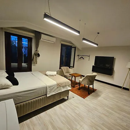 Jirhouse Sarikoesk