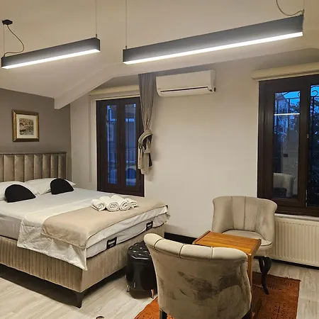 Szálloda Jirhouse Sarikoesk