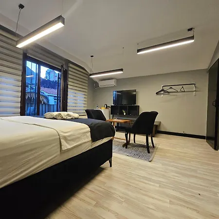 Jirhouse Sarikoesk Istanbul