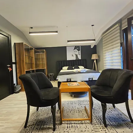 Jirhouse Sarikoesk 호텔 3*